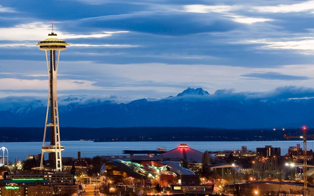 Seattle_Center_as_night_falls